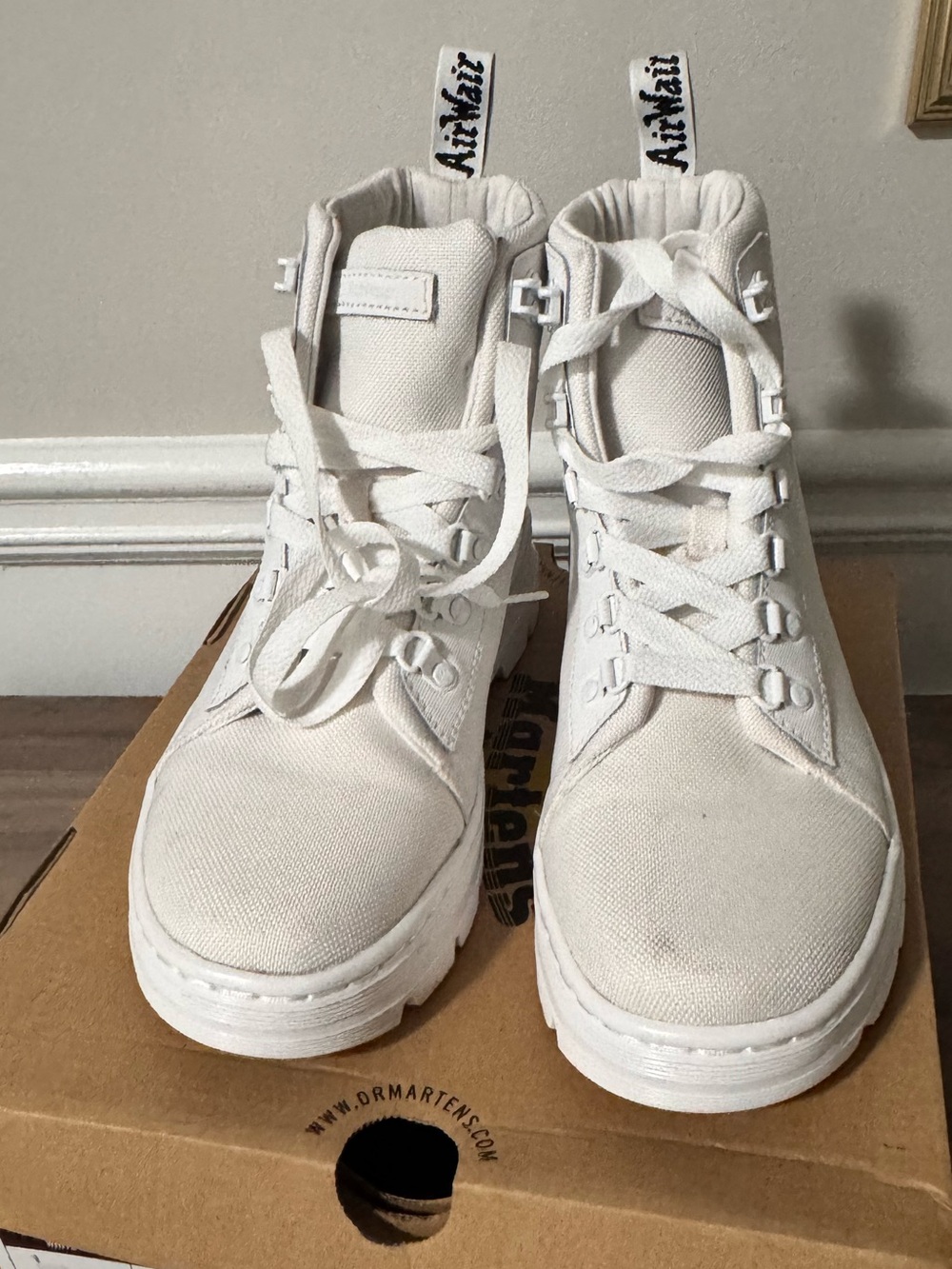 Dr. Martens Women’s Combs Combat Boots Size 8
